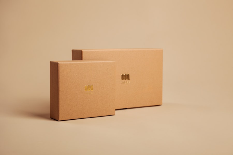 Boites kraft avec logo dore - packaging premium